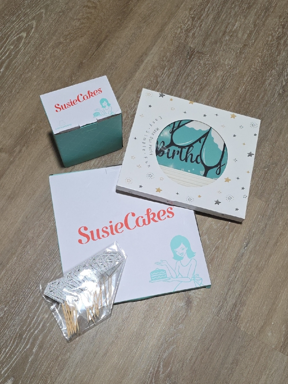SusieCakes Bakery Tiffany Blue Cake Stand - Diamond Picks - Photo Props